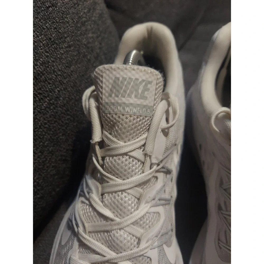 Nike  Zoom Winflo 5 String Running Sneaker White sz 10 Tennis Shoe Walking - Picture 6 of 12
